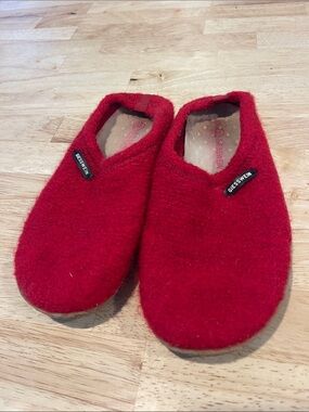 Giesswein Red Wool Indoor Slip-Ons
